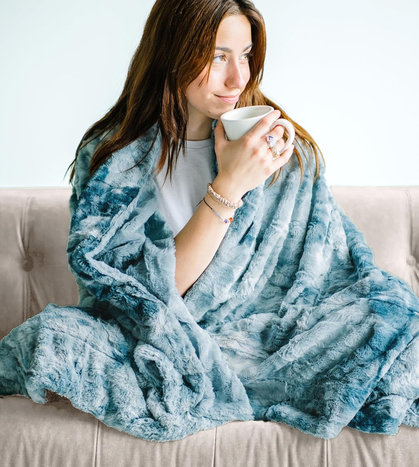 Doublesoft - Oversized Faux Fur Throw Blanket, 50"X65" Frost Blue Soft Fuzzy Fluffy Cozy Plush Furry Comfy Warm Home Decore for Couch Bed Chair & Bedroom