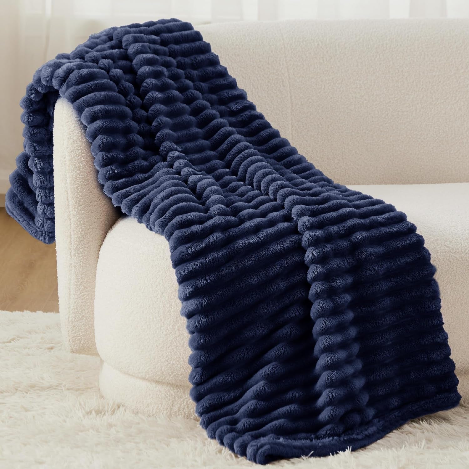 Fleece Throw Blanket for Bed - Fluffy Throw, Navy, 150X200 Cm | Striped Soft Cute and Cosy, Lightweight Warmth, Perfect for Room Decor, Travel, Camping, Gifts for Women and Girls