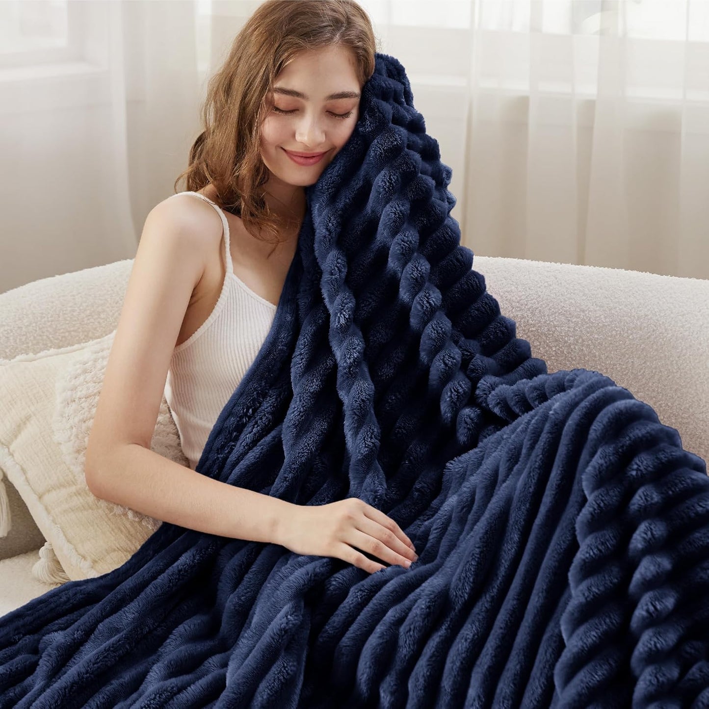 Fleece Throw Blanket for Bed - Fluffy Throw, Navy, 150X200 Cm | Striped Soft Cute and Cosy, Lightweight Warmth, Perfect for Room Decor, Travel, Camping, Gifts for Women and Girls