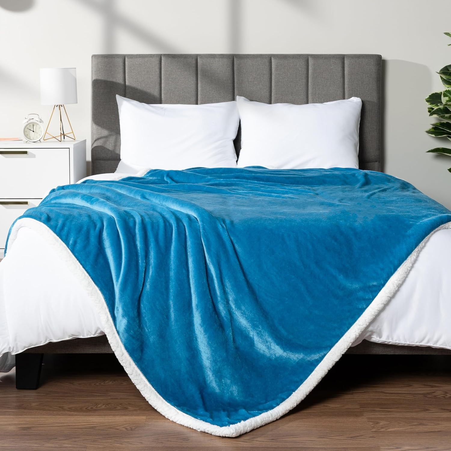 Sherpa Fleece Throw Blanket for Couch, Teal Blue, Plush Soft Fuzzy Sofa Blanket, Cozy Reversible Winter Throw for Women Men, 50X60 Inches
